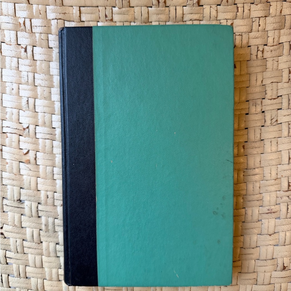 Around the USA in 1000 pictures by a. Milton Runyon and Vilma Bergen hardcover.